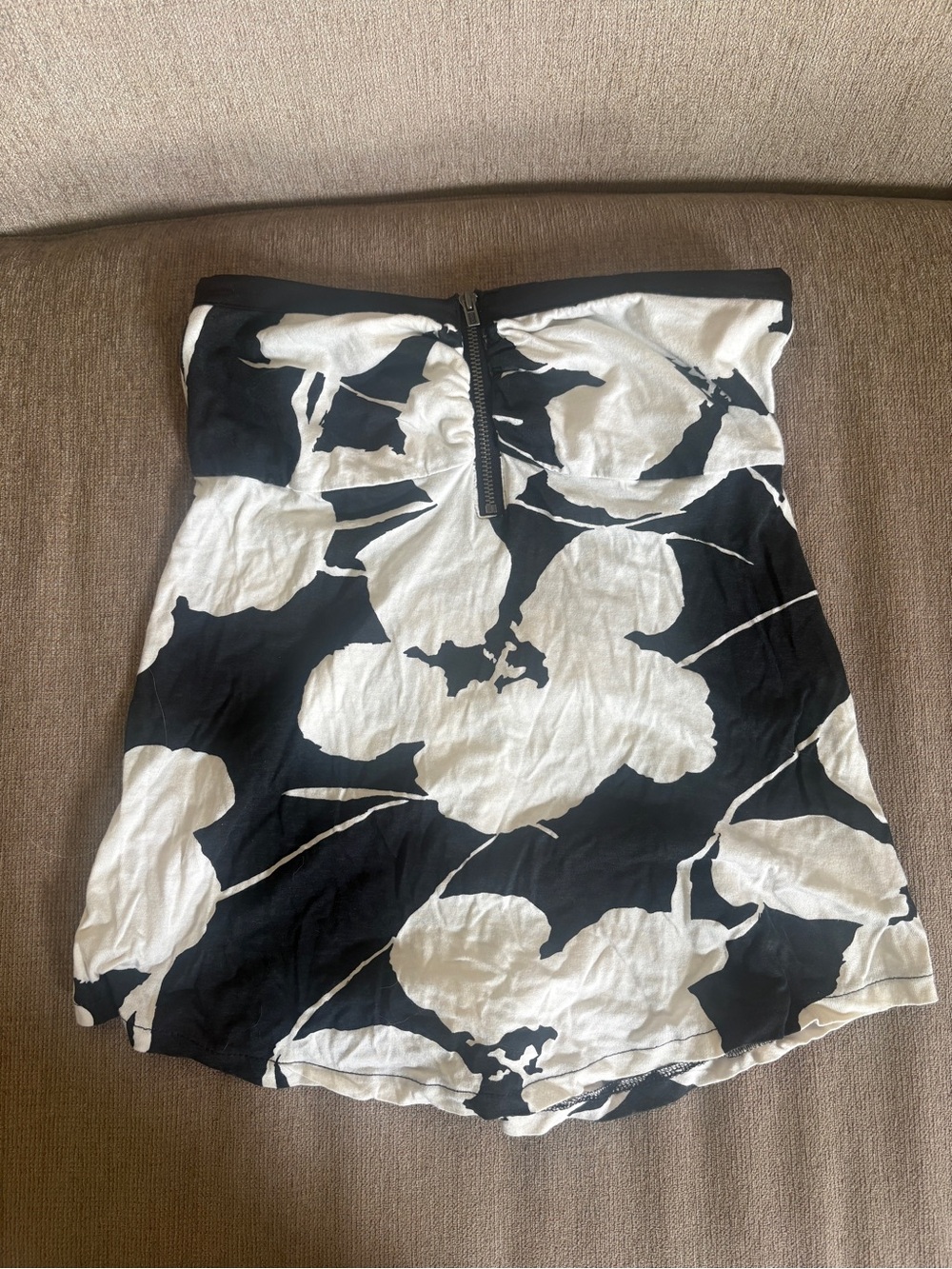 Y2K Roxy Black & White Floral Strapless shirt